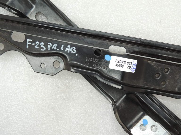 Ford Focus III Logu regulators priekšējais labais 1870697 BM51-A23200-BF
