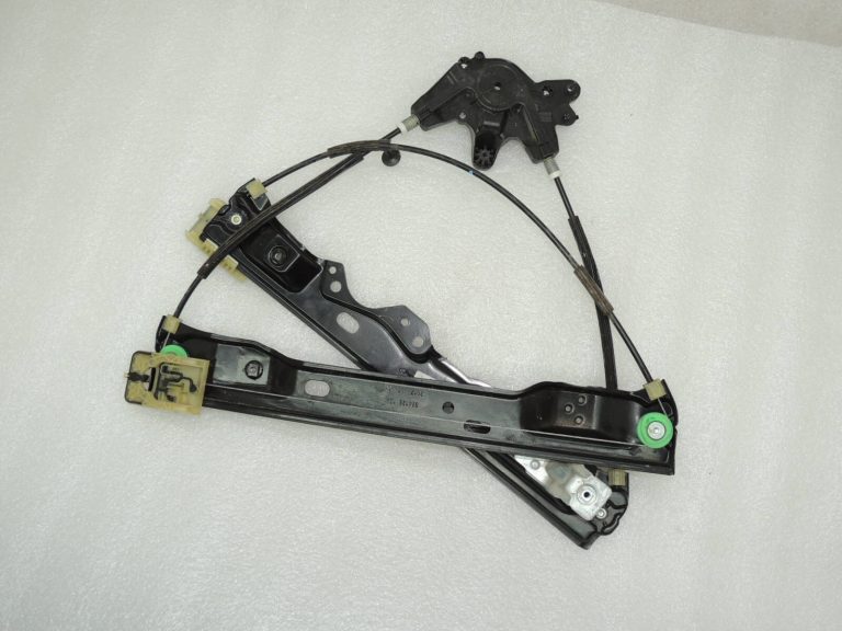 Ford Focus III Logu regulators priekšējais labais 1870697 BM51-A23200-BF