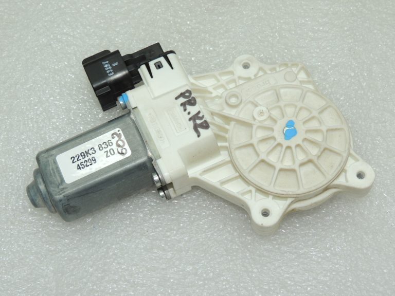 Ford Focus III Logu regulatora motors priekšējais kreisais 1869992 6CP1-14A389-L3C