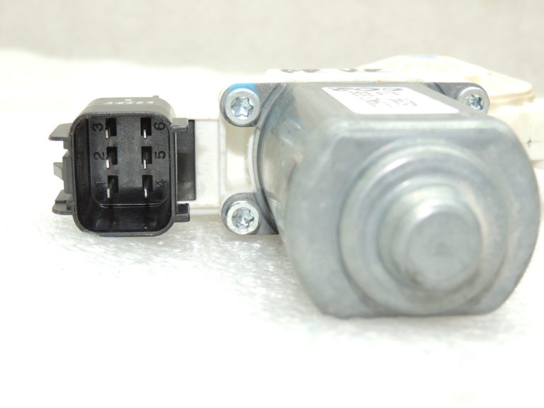 Ford Focus III Logu regulatora motors priekšējais kreisais 1869992 6CP1-14A389-L3C