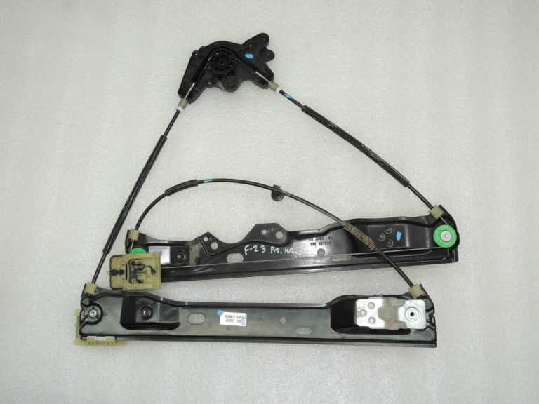 Ford Focus III Logu regulators priekšējais kreisais 1870698 BM51-A23201-BF