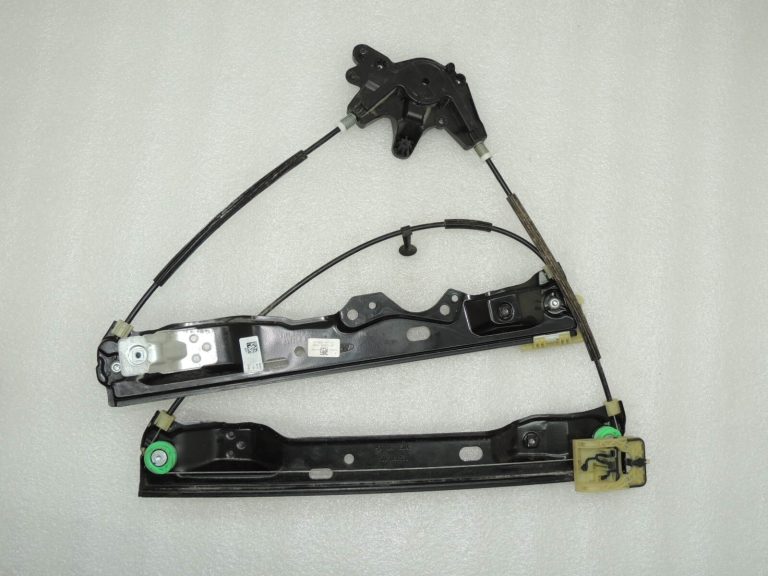 Ford Focus III Logu regulators priekšējais kreisais 1870698 BM51-A23201-BF