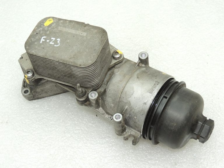 Ford Focus III 1.5TDCi eļļas filtra korpuss ar radiatoru 1685820 AV6Q-6L625-AA