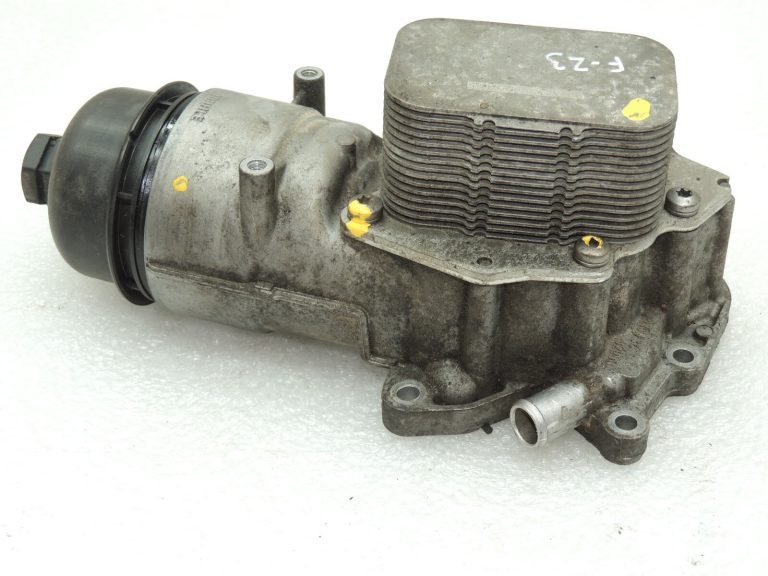 Ford Focus III 1.5TDCi eļļas filtra korpuss ar radiatoru 1685820 AV6Q-6L625-AA