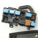 Nissan Navara II 4×4 3.0dCi drošinātāju kārba 2438351E01 252307991D