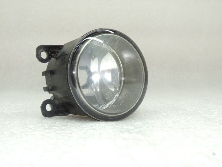 Nissan Navara II 4×4 kreisais miglas lukturis 26155EA500