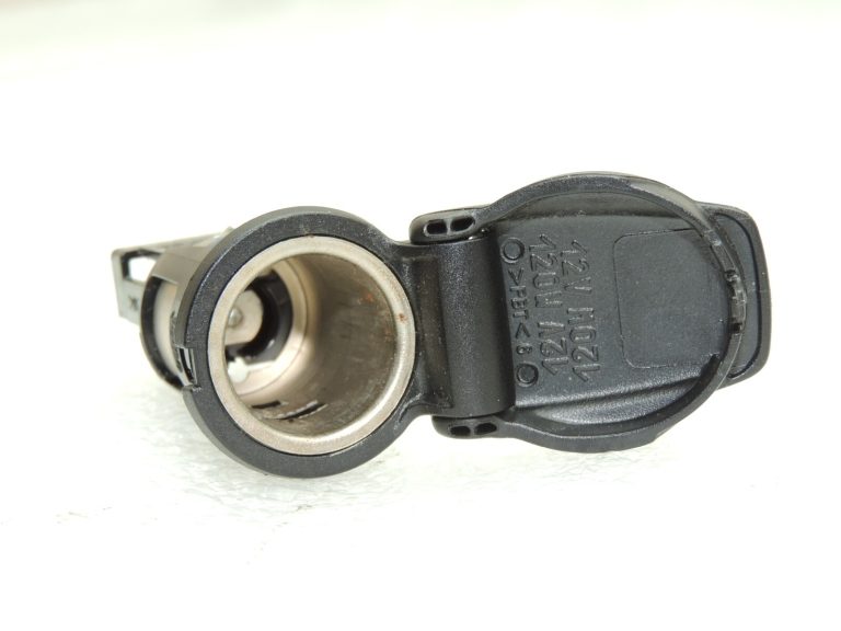 Renault Nissan Dacia 12V ligzda Savienojuma ligzda