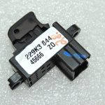 Oriģināls Nissan Navara II 4×4 aizmugurējā elektriskā stikla slēdzis 254111J60A