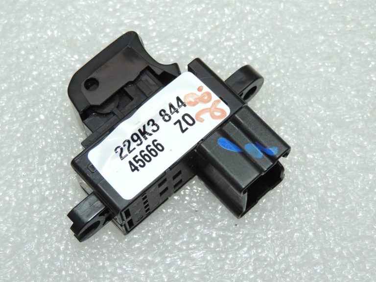 Oriģināls Nissan Navara II 4×4 aizmugurējā elektriskā stikla slēdzis 254111J60A