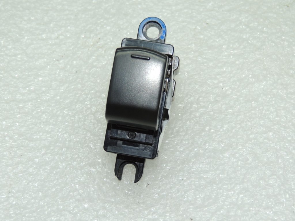 Genuine Nissan Navara II 4x4 Power window switch front right 254115X01A