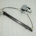 OEM Nissan Navara II 4×4 logu regulators ar motoru priekšējais kreisais 807314X00A