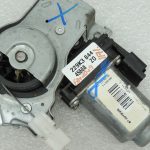 OEM Nissan Navara II 4×4 logu regulators ar motoru priekšējais kreisais 807314X00A