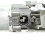 OEM Nissan Navara II 4×4 logu regulators ar motoru aizmugurējā labajā pusē 827003X30A