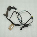 OEM Nissan Navara II 4×4 durvju instalācija priekšējā labā 241255X00D