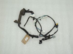 OEM Nissan Navara II 4x4 durvju instalācija priekšējā labā 241255X00D