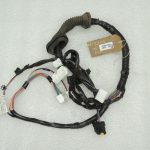 OEM Nissan Navara II 4×4 durvju instalācija priekšējā kreisā 241245X00D