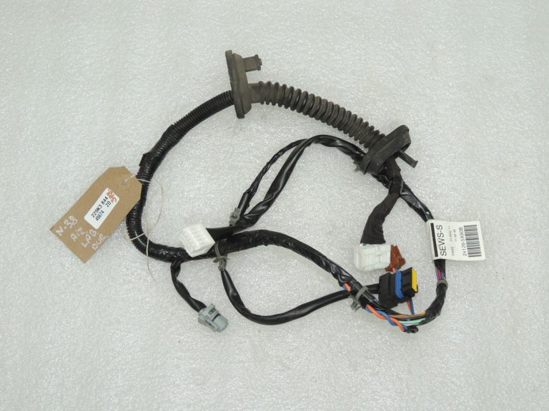 OEM Nissan Navara II 4×4 Aizmugurējā labā durvju instalācija 241265X60B