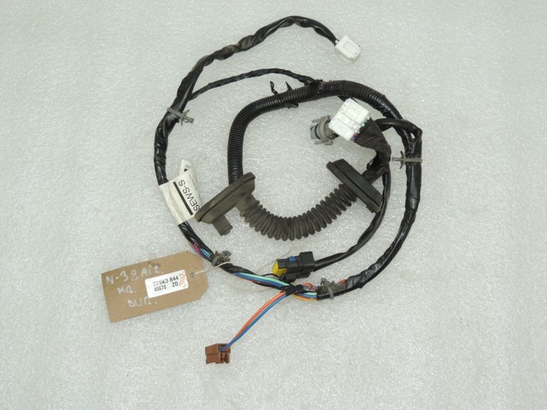 OEM Nissan Navara II 4×4 aizmugurējo kreiso durvju instalācija 241275X60B