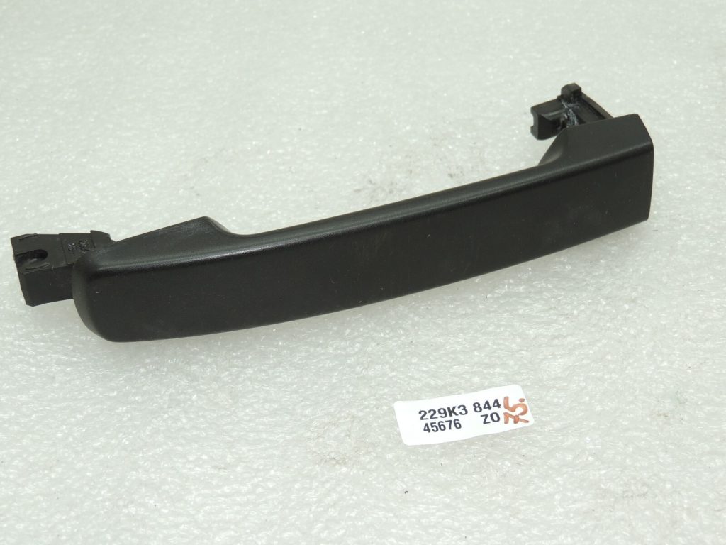 Ручка двери OEM Nissan Navara II 4x4 черная 80640EB100