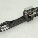 OEM Nissan Navara II 4×4 durvju rokturu turētājs kreisā ārējā 80611EB30B