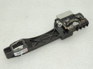 OEM Nissan Navara II 4x4 durvju rokturu turētājs kreisā ārējā 80611EB30B