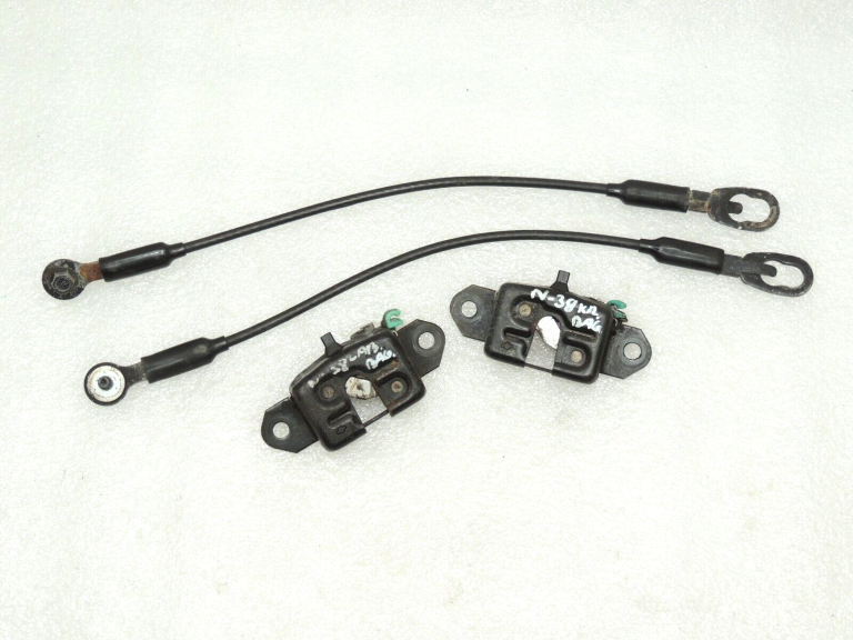 OEM Nissan Navara II 4×4 aizmugurējo durvju slēdzenes komplekts 90460EA80A 90503ZP50A