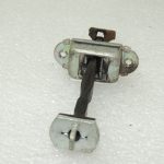 OEM Nissan Navara II 4×4 aizmugurējo durvju pārbaude 824304X30A 824304X30B