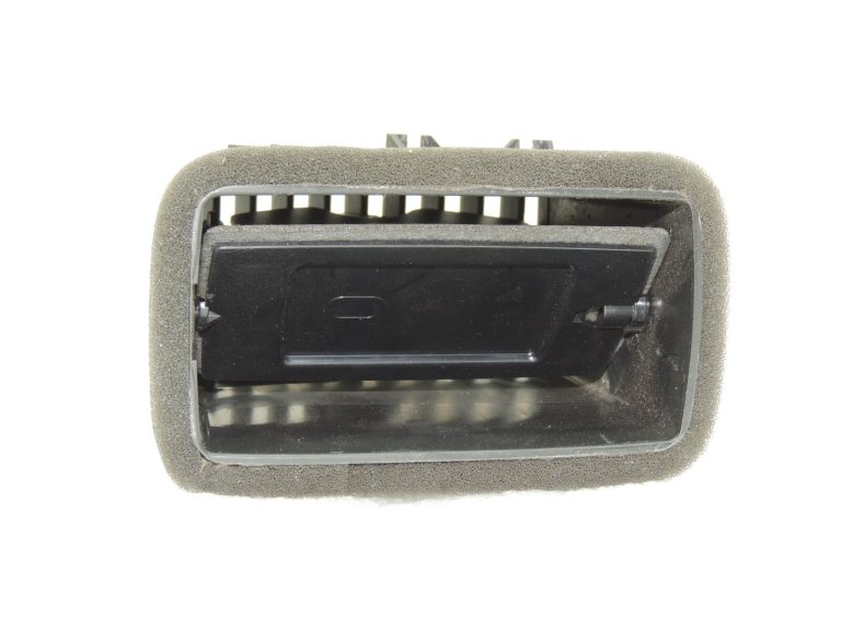 Nissan Navara II 4×4 priekšējais kreisais ventilācijas loks 681345X05A