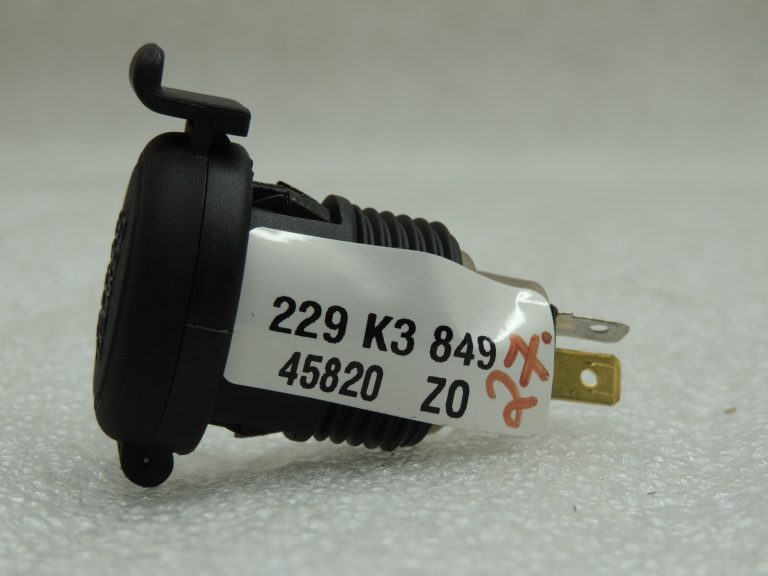 Nissan Navara II 4×4 ligzda 12V 120W 25331BU001