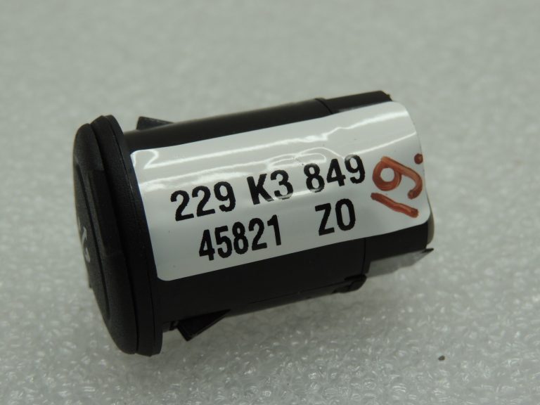 Nissan Navara II 4×4 USB AUX ligzda 280235X00A