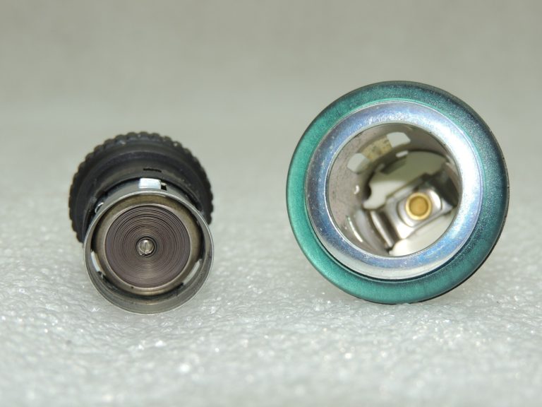 12V ligzda Universāls Vie NEW