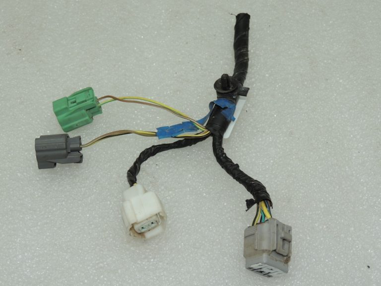 Subaru Forester III elektroinstalācijas instalācijas remonta paplāksnes lukturi 88018FE010