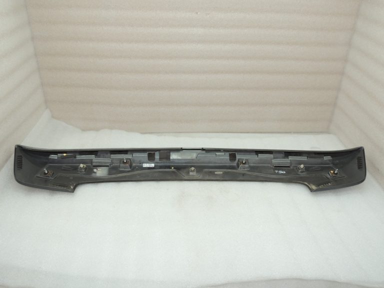 Toyota Avensis T27 aizmugurējo durvju spoileris Magnetic Gray Metallic 7687105909