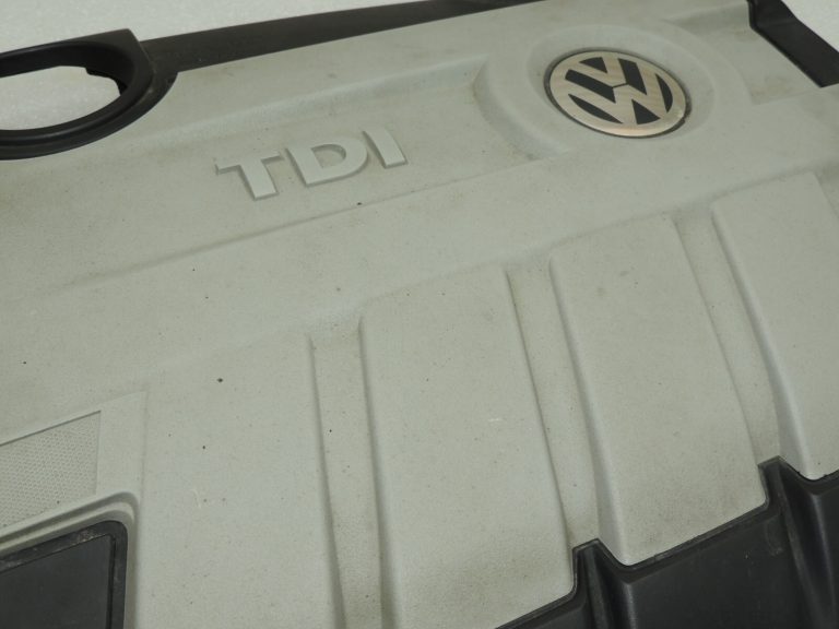 VW Tiguan 5N 2.0TDi motora pārsegs 03L103925AM