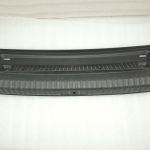 VW Tiguan 5N bagāžnieka pārsegs, iekraušanas slieksnis 5N0863459