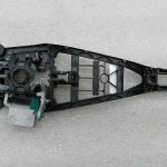 Opel Zafira B oriģinālais durvju roktura turētājs priekšējais labais