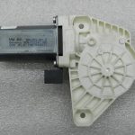VW Golf Passat oriģināls priekšējais kreisais elektrisko logu motors 5Q4959801B
