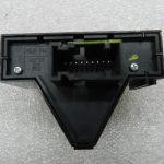 Opel Corsa D oriģinālais avārijas signāllukturu slēdzis 13189529