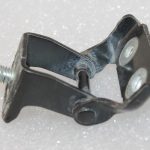 Oriģinālā Suzuki SX4 II S-Cross JY aizmugurējo durvju eņģe 69510-68L01, 6951068L01