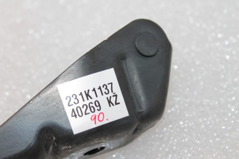 OEM Suzuki SX4 II S-Cross JY aizmugurējo durvju gāzes atsperes lodveida tapas eņģe kreisā pusē