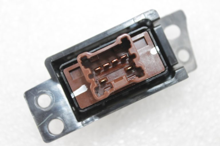 Nissan X-Trail T32 sēdekļu apsildes slēdzis priekšējais labais 255003TA0A, 25500 3TA0A