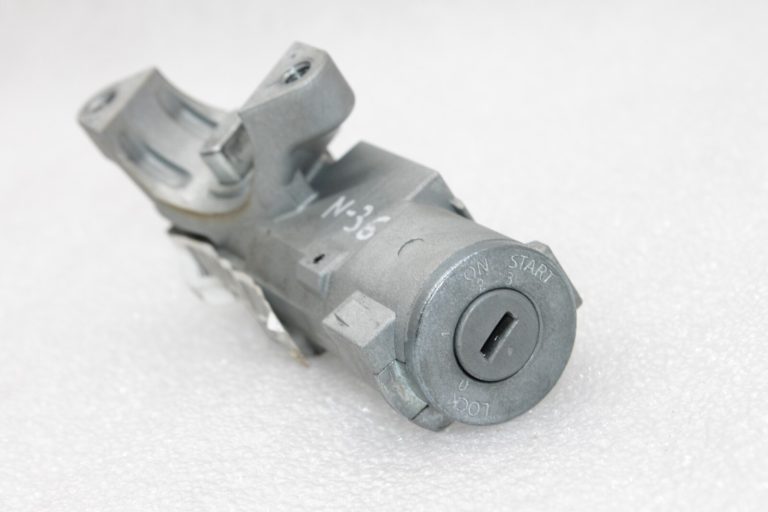 Oriģinālā Nissan X-Trail T32 aizdedzes slēdzene ar atslēgu D87004CE0C, D8700 4CE0C