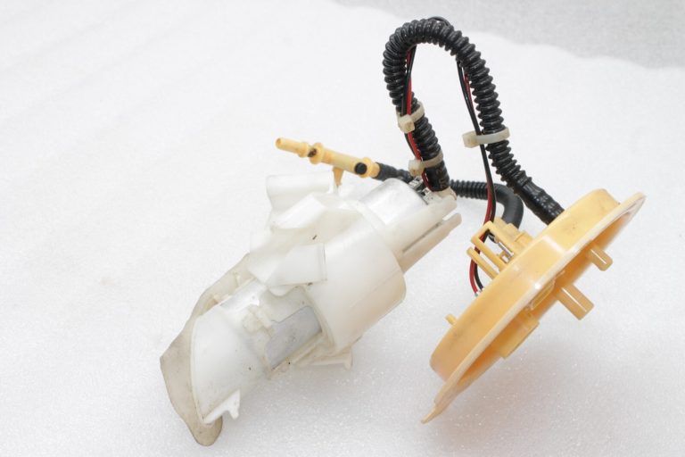 Oriģinālais BMW F10 F11 utt. Dīzeļdegvielas sūknis 16117260648, 7260648