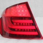 Oriģinālais BMW F10 aizmugurējais ārējais kreisais lukturis ar nelielu defektu! 63217203229, 7203229