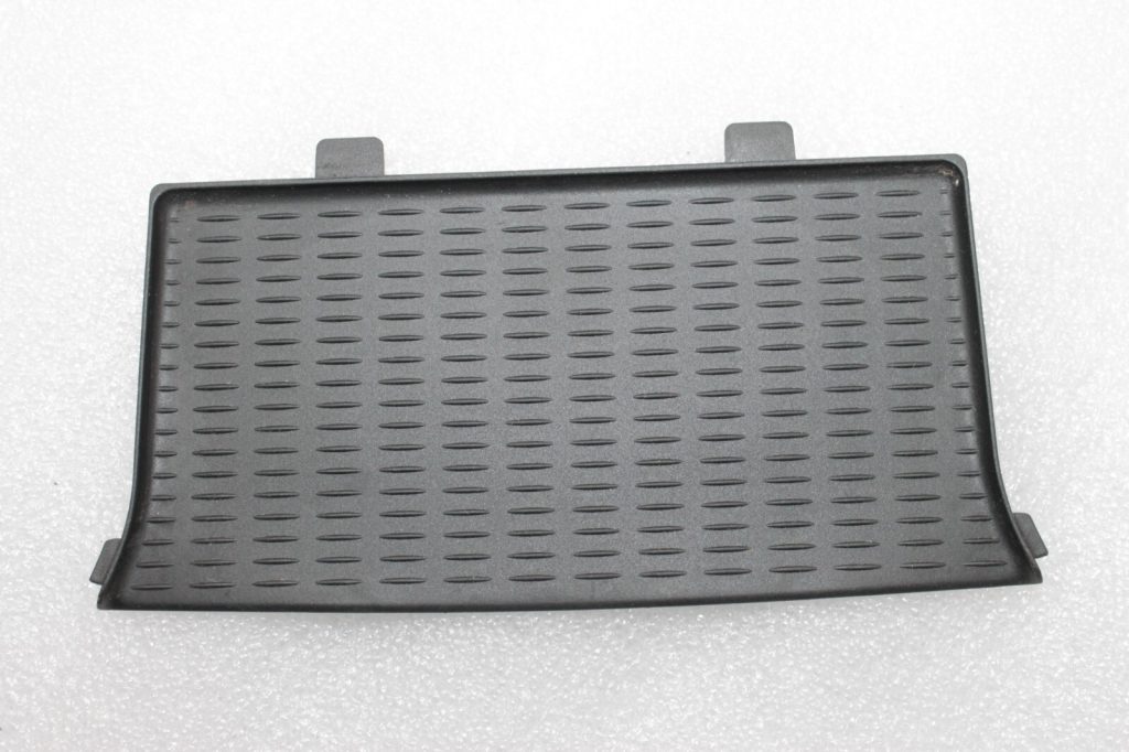 Oriģinālais BMW F10 F11 M5 centrālās konsoles paklājiņš aizmugurējā apakšā 51169206799