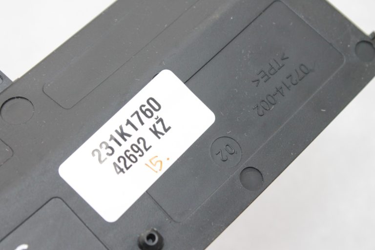 Oriģinālais BMW F10 F11 M5 centrālās konsoles ieliekamais paklājiņš aizmugurē 51169179818