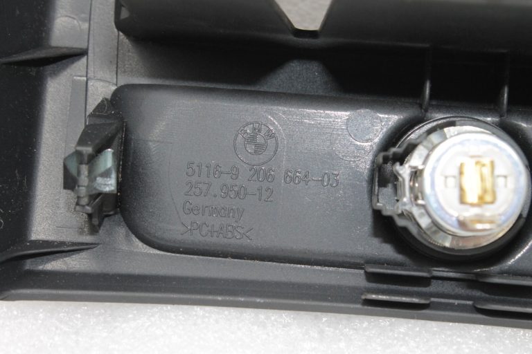 Oriģinālais BMW F10 F11 M5 centrālās konsoles aizmugurējais pārsegs 51169206781, 9206781