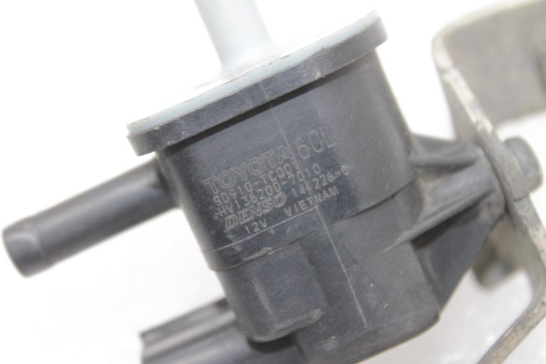 Oriģināls Toyota Avensis T27 1.8 elektromagnētiskais pārslēgšanas vārsts 90910-TC001