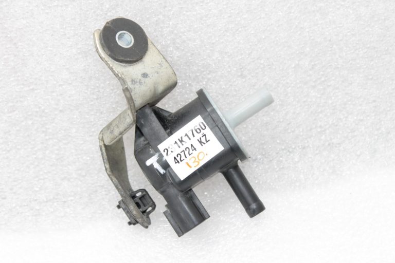 Oriģināls Toyota Avensis T27 1.8 elektromagnētiskais pārslēgšanas vārsts 90910-TC001