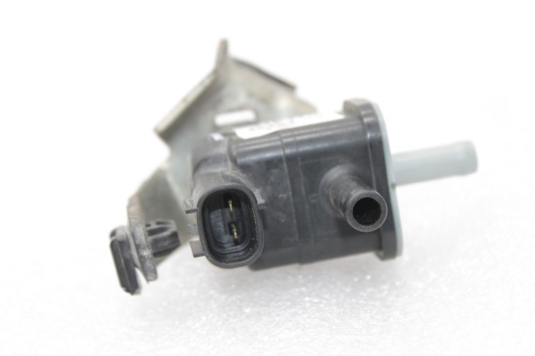 Oriģināls Toyota Avensis T27 1.8 elektromagnētiskais pārslēgšanas vārsts 90910-TC001